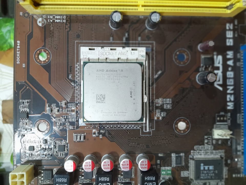 Combo m2n68-am se2 + athlon ll 2400