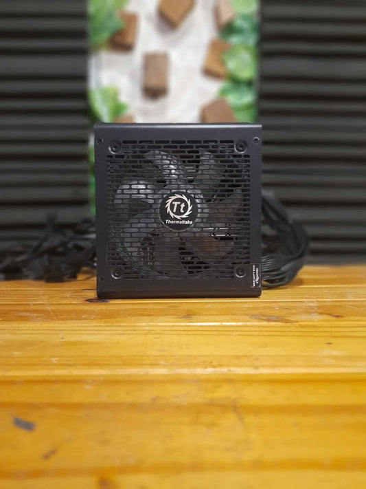 Fuente de poder Thermaltake rgb 650