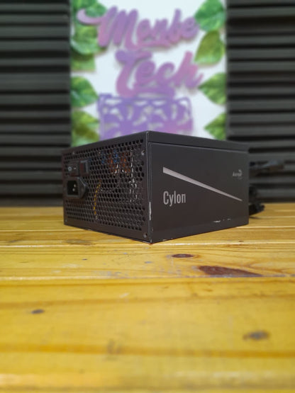 Fuente de Poder Aerocool Cylon 600W 80+ RGB