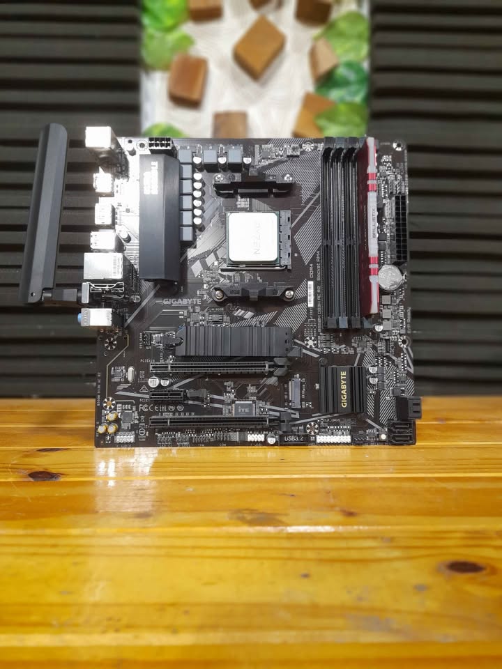 Combo Gamer Ryzen 5, Mother b550m y 8g ram