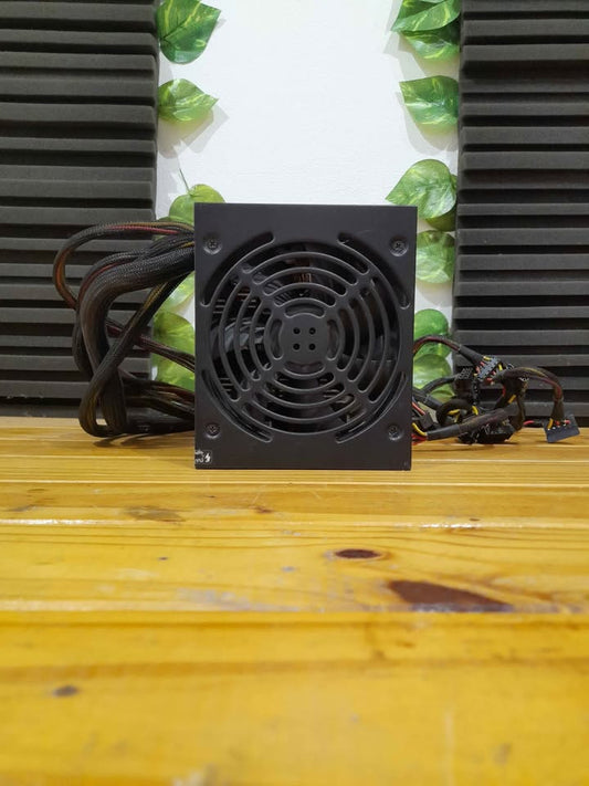 Fuente de poder corsair VS650