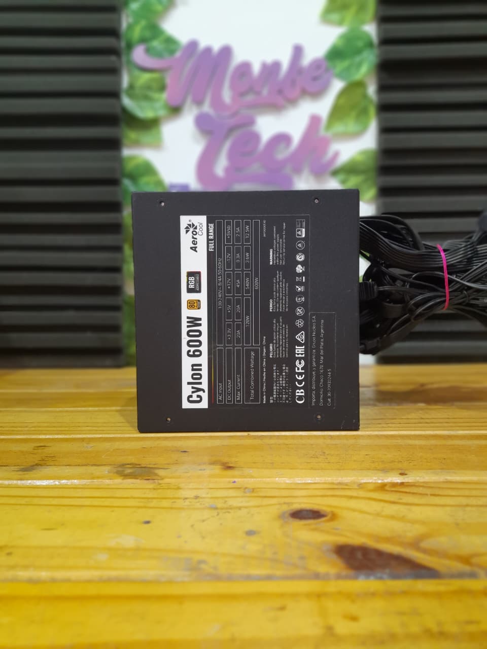 Fuente de Poder Aerocool Cylon 600W 80+ RGB