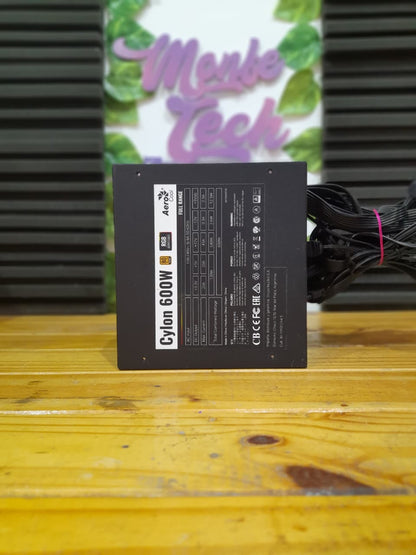 Fuente de Poder Aerocool Cylon 600W 80+ RGB
