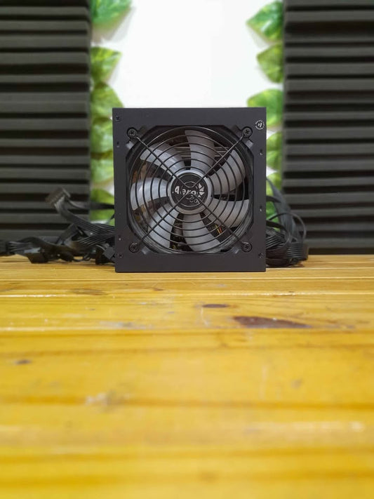 Fuente de poder aero cool 850w 80+ Gold