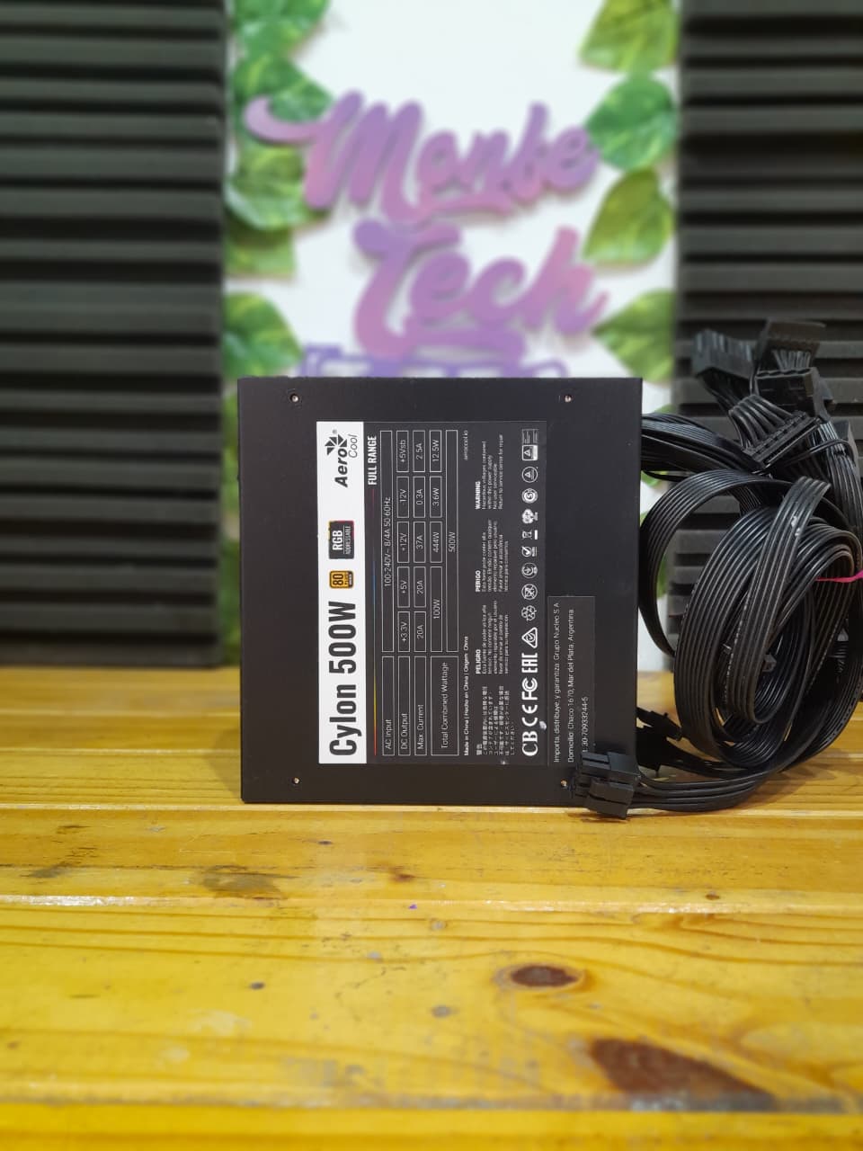 Fuente de Poder Aerocool RGB 500W 80+ Fulbox