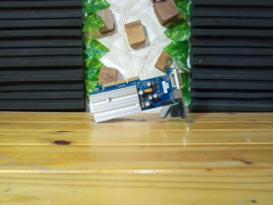 Placa de Video GeForce 6200 AGP de 512MB