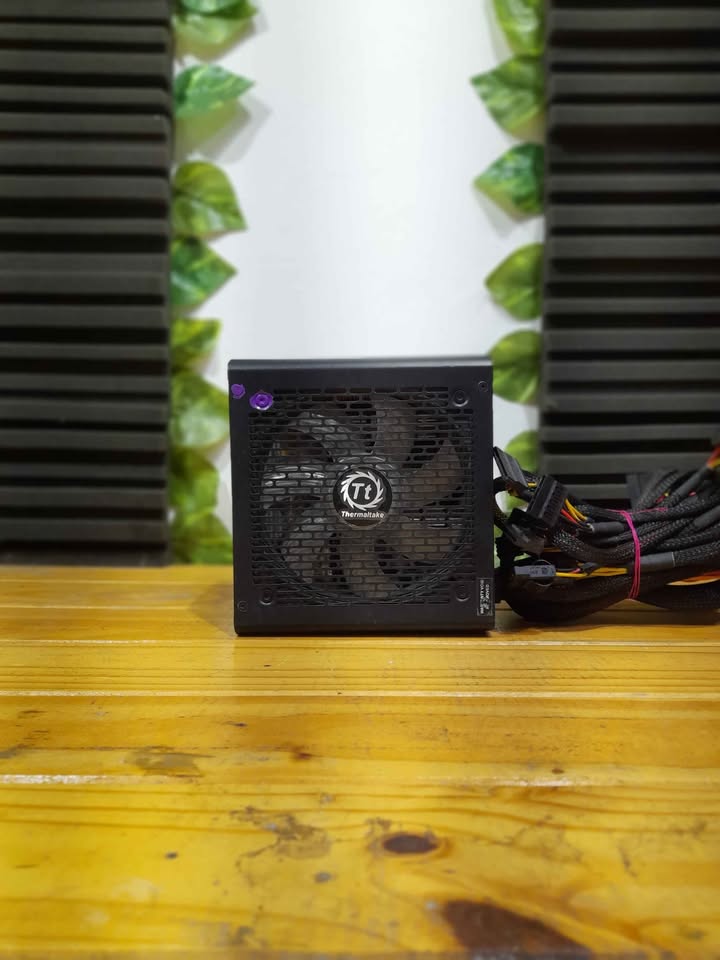 Fuente de Poder Thermaltake 750w RGB BX1 80+