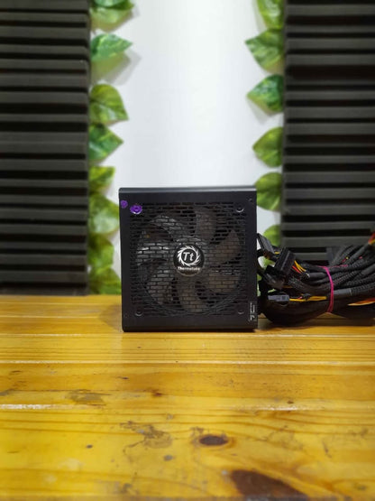 Fuente de Poder Thermaltake 750w RGB BX1 80+